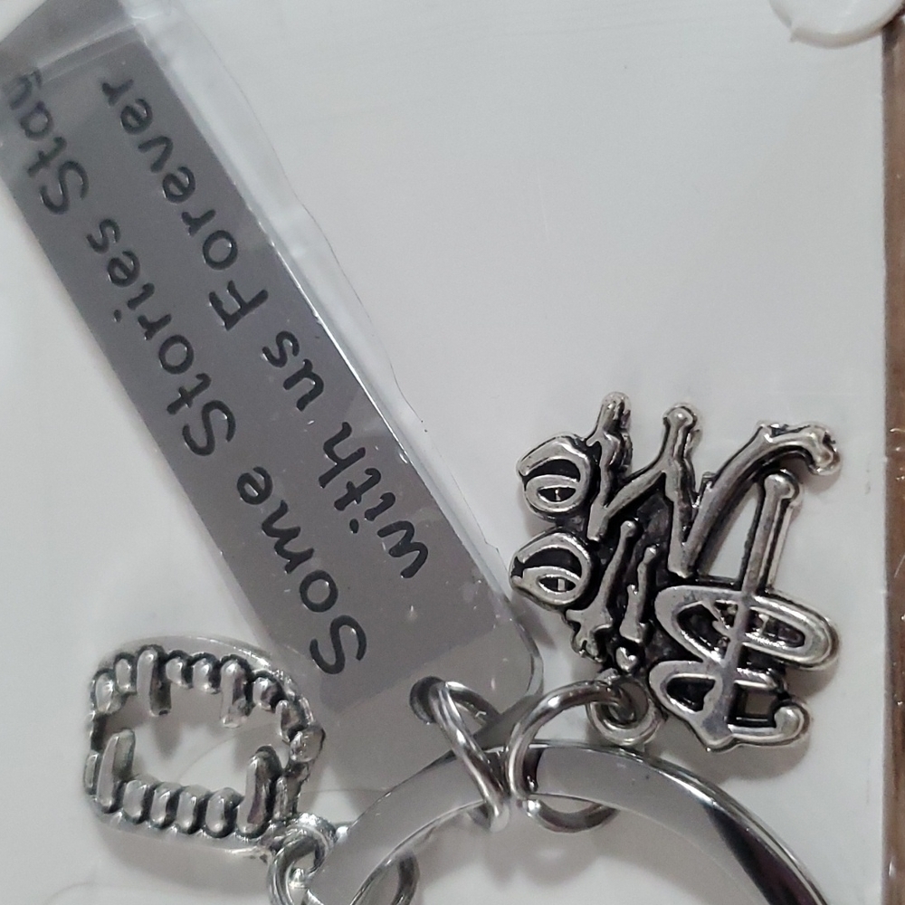 🎄5/$30🎄 Key Chain - Picture 2 of 2